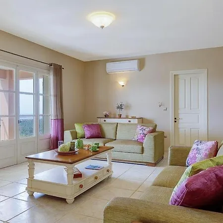 Sleeps 6 Pool Air Con Wifi Antipata (Erisos)