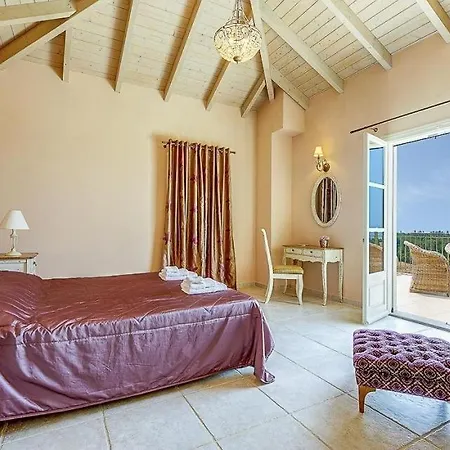 Sleeps 6 Pool Air Con Wifi Villa