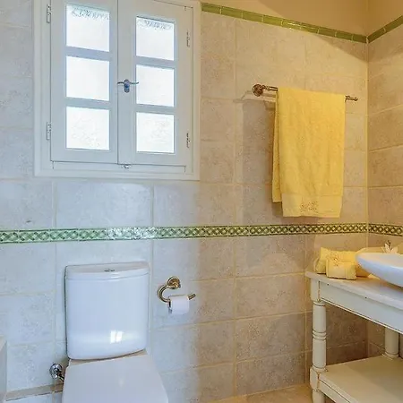 Villa Sleeps 6 Pool Air Con Wifi Antipata (Erisos)