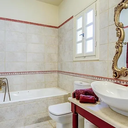 Sleeps 6 Pool Air Con Wifi Villa *
