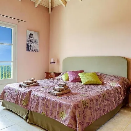 Sleeps 6 Pool Air Con Wifi Antipata (Erisos)